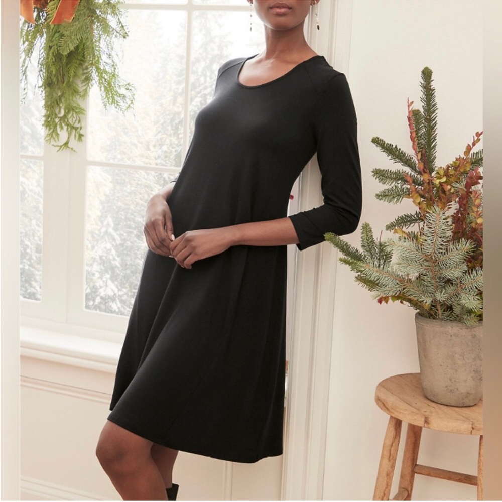 Garnet Hill Knit Seamed Trapeze Dress Size M Black 3/4 Sleeve Stretch